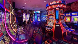 Hip Hop Panda game interface showing reel layout and payout table on bola389 login
